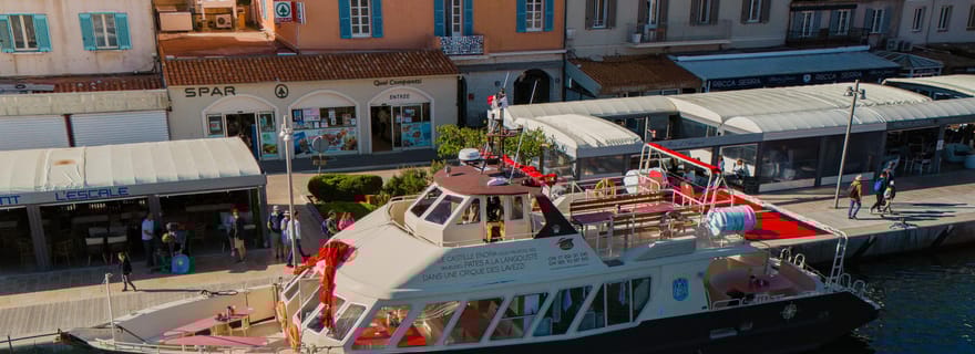 Déjeuner Pates à la Langouste dans une crique des Iles Lavezzi