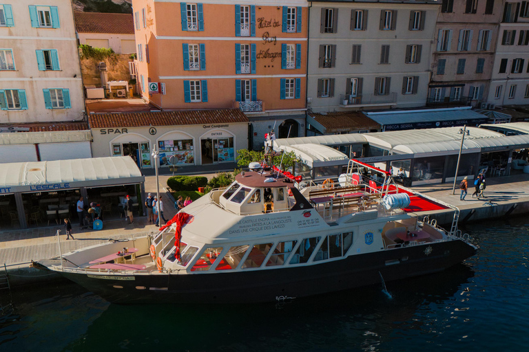 Déjeuner Pates à la Langouste dans une crique des Iles Lavezzi
