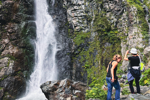 Kazbegi: Gveleti Waterfalls Private Tour with 4x4