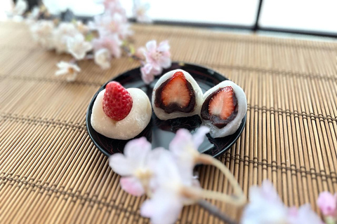 Tokyo: Mochi-Making Class in a Private Studio