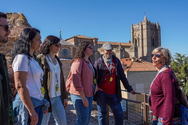 Madrid: Avila met Walls en Segovia met AlcazarÁvila en Segovia met monumenten Engels Voorkeur