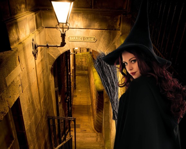 Visit Edinburgh Witches Old Town Walking Tour & Underground Vault in Edinburgh