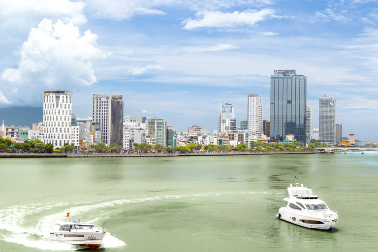 Da Nang: Private Luxury Yacht & Dragon Bridge Fire Show Luxury 2-Hour Ocean Mansion Yacht Charter – 4-Bedroom Bliss