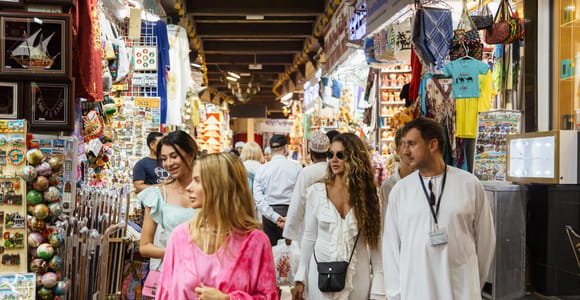 Muscat: Guided Walking Tour of Corniche, Souq & Mutrah Fort