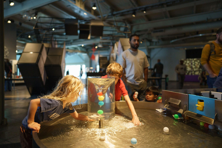 Montreal: Science Centre Entry Ticket