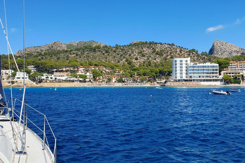Palma de Mallorca: Private Yacht Charter with Drinks
