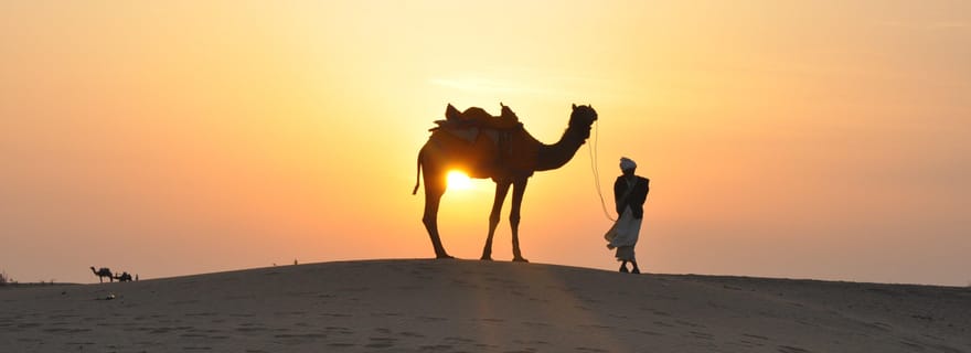 Depuis Djerba : visite de Tataouine, Chenini et coucher de soleil dans le désert