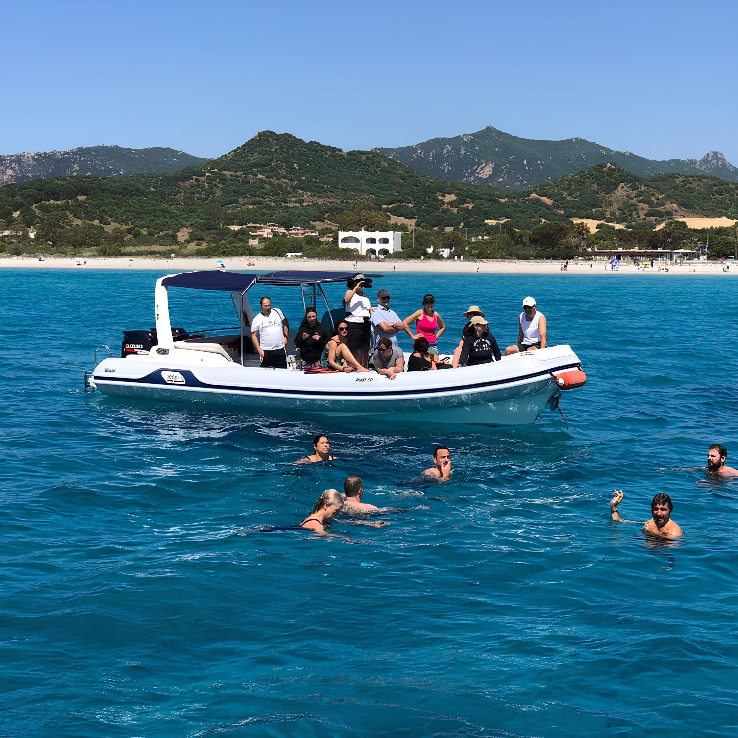 Villasimius: Capo Carbonara – private Bootstour mit dem Festrumpfschlauchboot