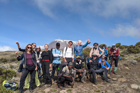 Trekking di 6 giorni sul Kilimanjaro: il miglior percorso Marangu.Percorso Marangu 6 giorni di escursioni sul Kilimangiaro