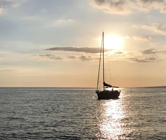 SUNSET – Aperitif auf einem Segelboot SUNSET – Aperitif auf einem Segelboot