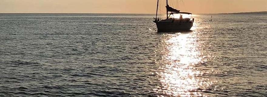 SUNSET - apéritif sur un voilier