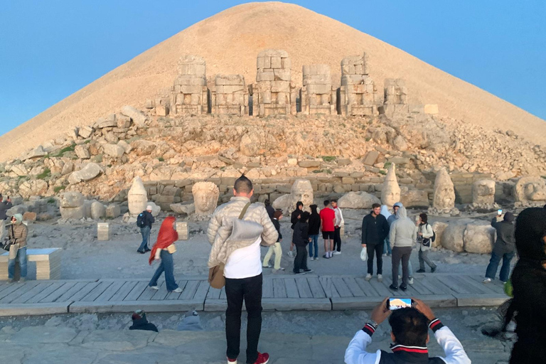 Da Istanbul: Göbekli Tepe e Monte Nemrut Tour di 2 giorniDa Istanbul: tour giornaliero di Göbekli Tepe e Şanlıurfa