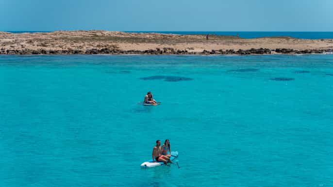 Ibiza: Crucero en barco por Formentera con remo, snorkel y almuerzo