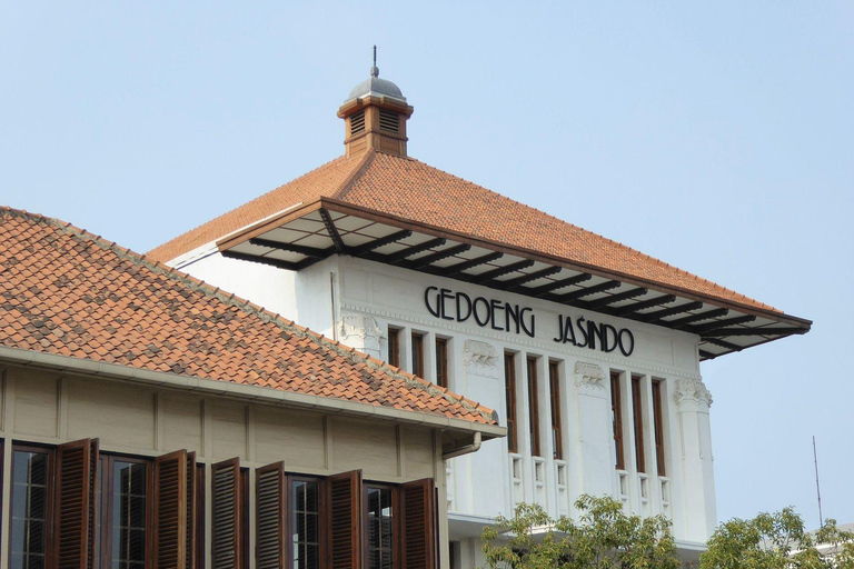 Jakarta: Private Walking Tour with a Local Jakarta: 4-Hour Private Walking Tour with a Local