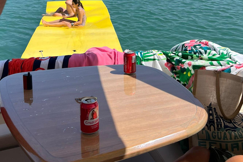 Cádiz: Yachtausflug nach La Caleta oder zur Pepa-Brücke