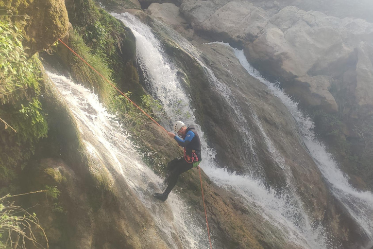 Cazorla: Beginners' Canyoning - Canyoning Experience.