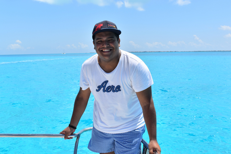 Isla Mujeres: Only Adults Catamaran and Snorkel Experience Only Entrance No Transportation