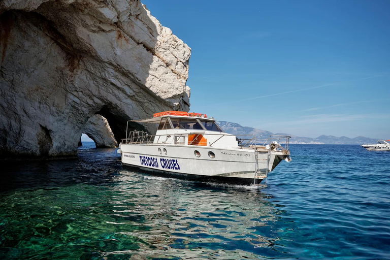 Zakynthos: Shipwreck Beach and Blue Caves Boat Tour Zakynthos: Shipwreck Beach and Blue Caves Boat Tour