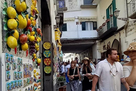 Da Napoli: tour per gruppi piccoli a Positano, Amalfi e RavelloSmall Group - up to 20 pax