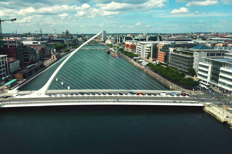 دبلن: جولة هوب أون هوب أوف مع تعليق ألماني مباشردبلن: جولة حافلة ألمانية مباشرة - ٢٤ ساعة