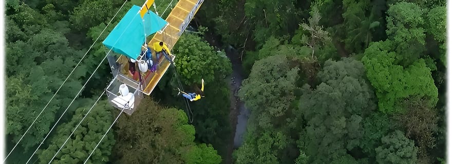 Saut à l'élastique près de San José, CR, avec tyroliennes et Superman