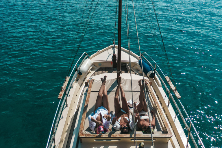 Mykonos: Private Cruise by Wooden Boat with Snorkeling