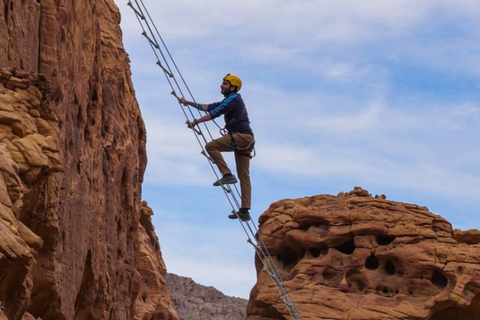 Descente en rappel privée dans le désert d&#039;Alula.