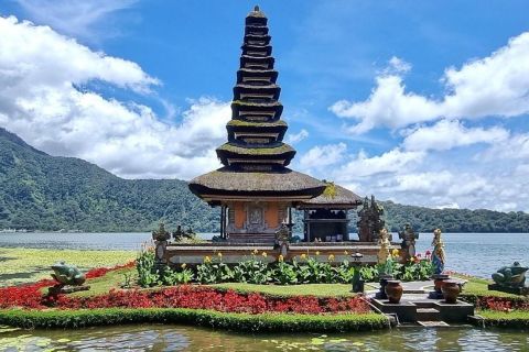 Bali: Beratan Temple, Jatiluwih & Handara Heaven Gate Tour
