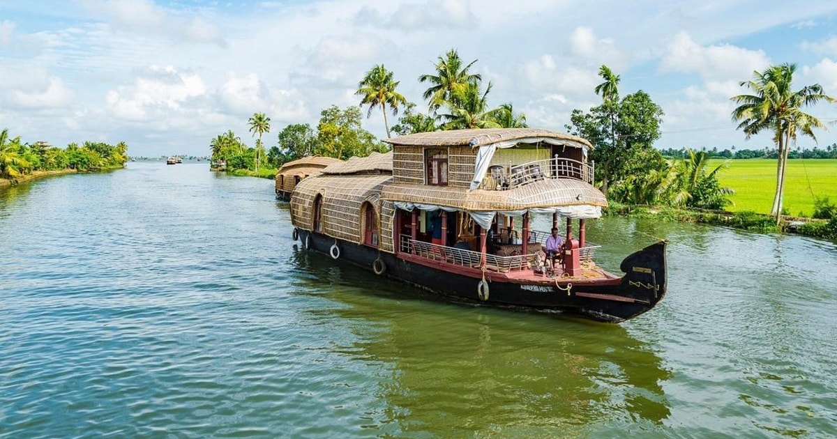 Alleppey: Houseboat Cruise Kerala Backwaters Tour & Lunch | GetYourGuide