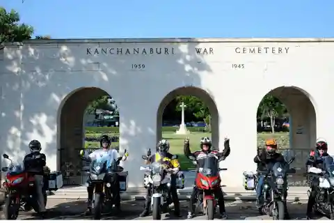 5 jours - Circuit en moto vers la rivière Kwai et Khao Yai