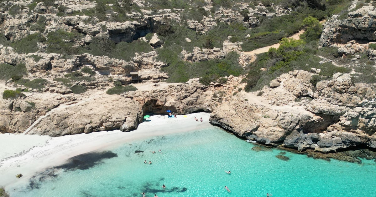 Mallorca: Tour en barco por Caló des Moro y Cala Marmols | GetYourGuide