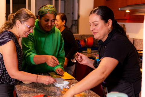 Découvrez l&#039;Équateur : participez à un cours de cuisine andine à CuencaVisite du marché + cours de cuisine