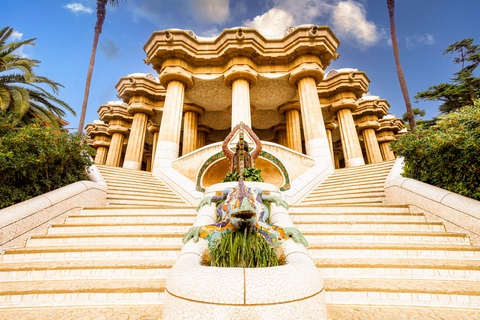 Barcellona: Tour guidato del Parco Güell con biglietto Fast-TrackTour guidato del Parco Güell in inglese