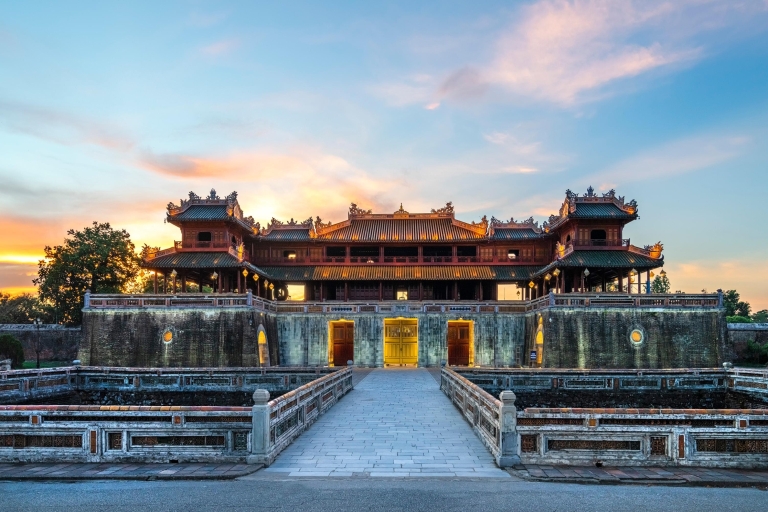 Excursión a pie por Hue: Explora la Ciudad Imperial y la Ciudad ProhibidaExcursión a pie por la Ciudad Imperial de Hue