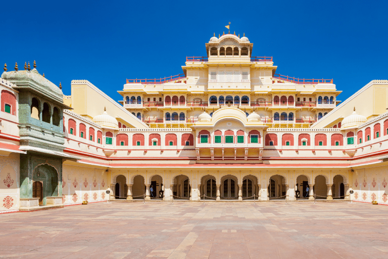 Golden Triangle Saga: A Story Behind Every Monument Tour With Tour Guide and AC Car