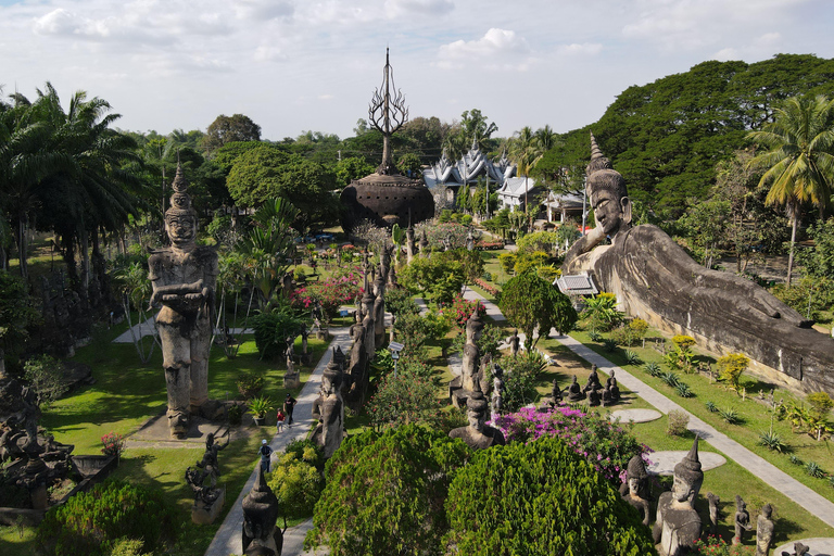 Tour della città di Vientiane con Parco dei Buddha e pranzo