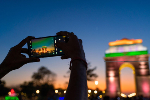 Delhi: Night Tour with Rickshaw Ride and Street Food Private Tour with Rickshaw Ride and Food Tasting