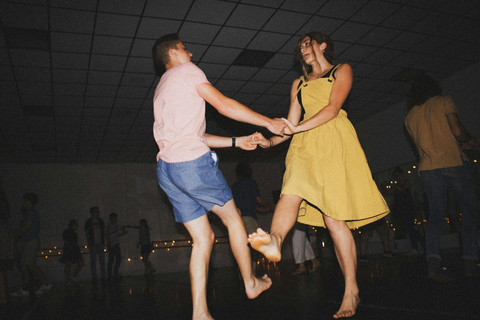 Medellín: Personalized Salsa Dance Class with Professional
