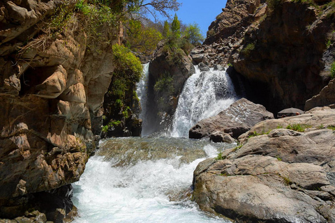 De Marrakech: Tour de tirolesa nas montanhas do Atlas com café da manhãDe Marrakech: Excursão de dia inteiro às Montanhas Atlas