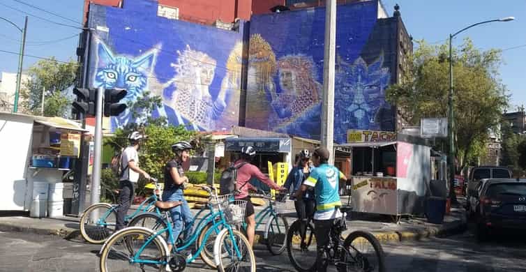 Mexico City: Art Naco, murals & street art bike tour photo 10