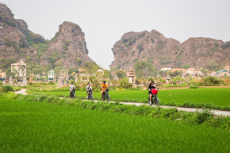 Tour in E-Bike di Ninh Binh - Paesaggi segreti di Tam Coc