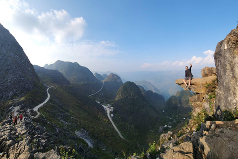 Hanoi: Ha Giang Loop Adventure by Car, Motorbike or Jeep Car Tour with Hotel Stay