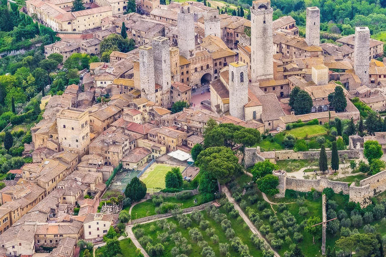 San Gimignano: Helicopter Wine Tour in Chianti Region Activity with 25-Minute Helicopter Ride