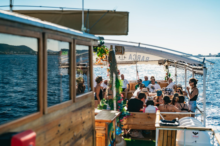 Palma de Majorque : fête en bateau tout compris pendant la journéePalma de Majorque : excursion en bateau tout compris