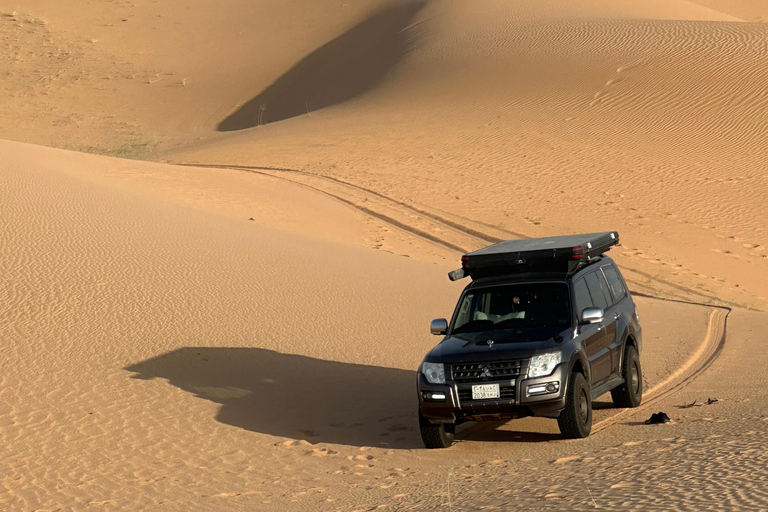 Paragliding and Buggy Riyadh: Sand Dunes Adventure