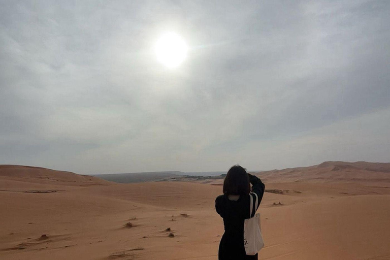 Riyadh: Red Sands Dunes Tour with Camel Ride & Snacks