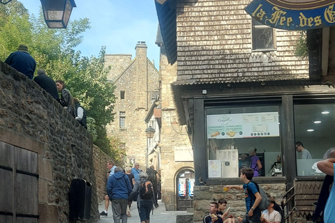 Mont Saint-Michel - Excursión de un día en furgoneta de lujo para 7 personas desde París