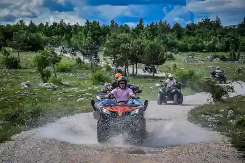 Från Split: ATV Dinara Mountain Tour med picknick