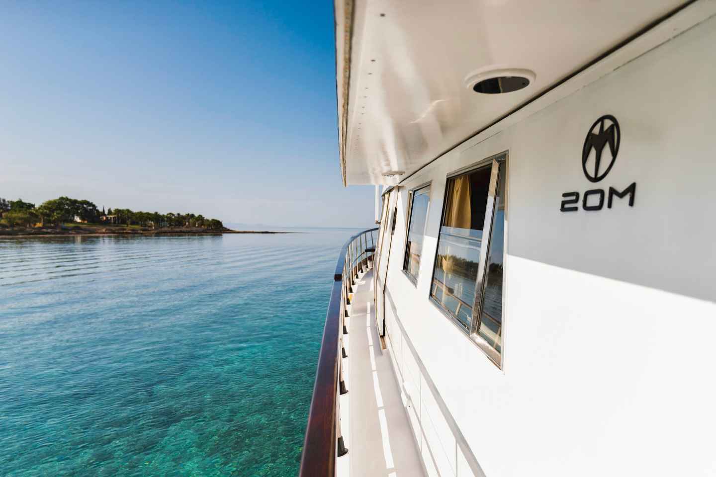 Protaras: Waterworld Turtle Cove Cruise with Swim Stops