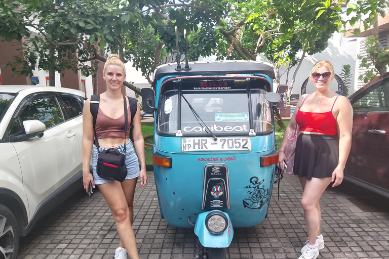 Negombo: Private City Tour by Tuk Tuk with Hotel Pickup